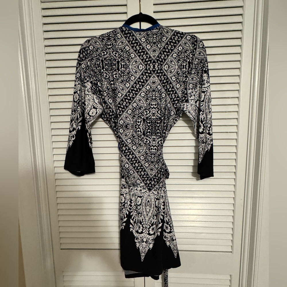 Linea Donatella Light Weight Blue and Black Robe Size L/XL - Picture 2 of 3